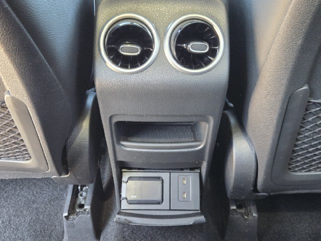 Used 2023 Mercedes-Benz GLB 250 w/ AMG Line image 21
