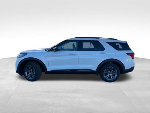 Used 2025 Ford Explorer Active w/ Active Comfort Package image 3