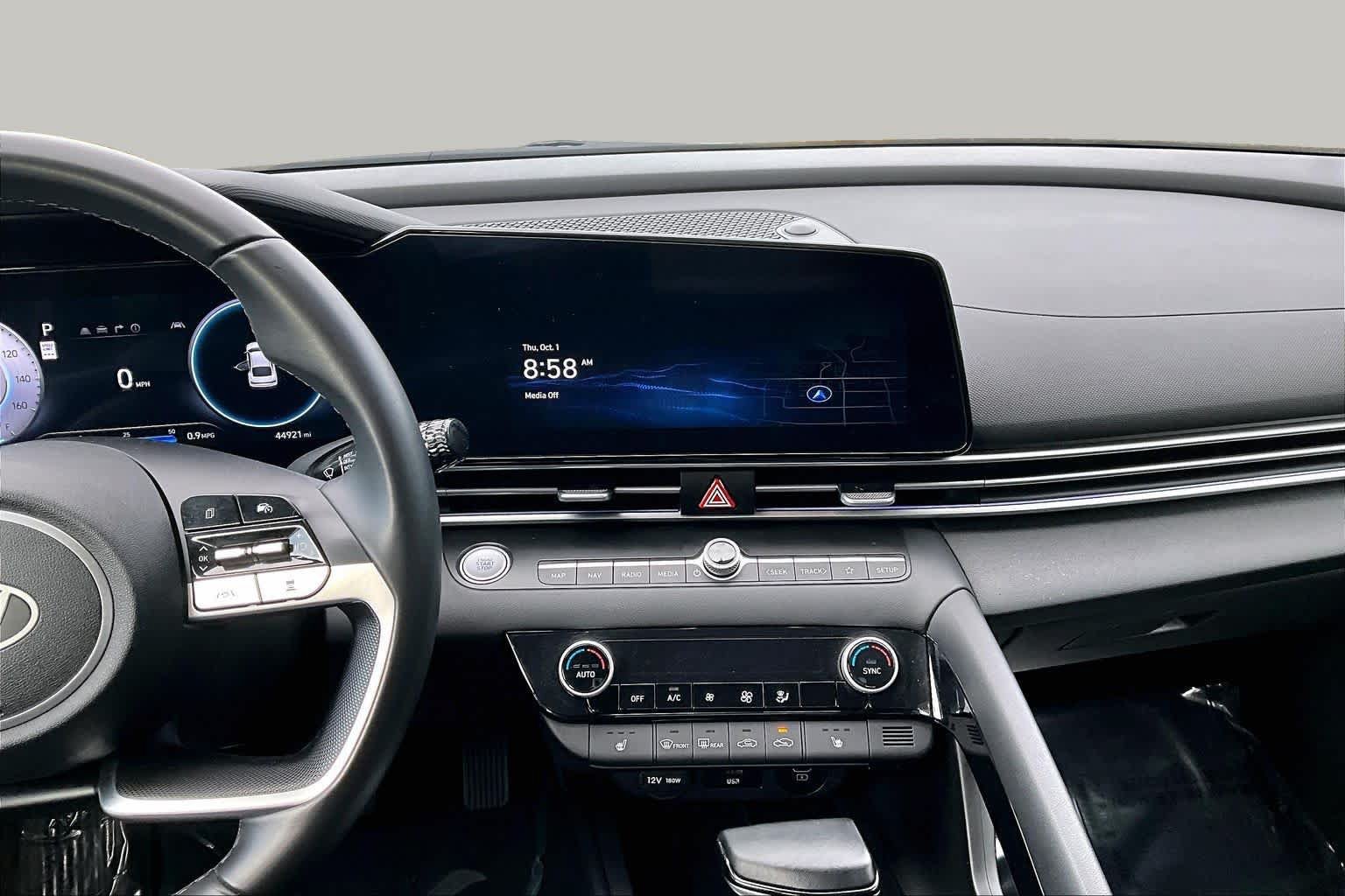 Used 2025 Hyundai Elantra SEL FWD image 7