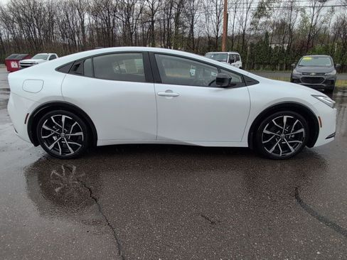Used 2026 Toyota Prius Plug-In Hybrid w/ Limited Premium Package FWD image 8
