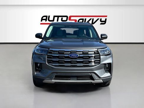 Used 2025 Ford Explorer Active w/ Active Comfort Package AWD/4WD image 2