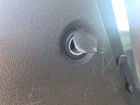 Used 2010 GMC Acadia SLE FWD image 12