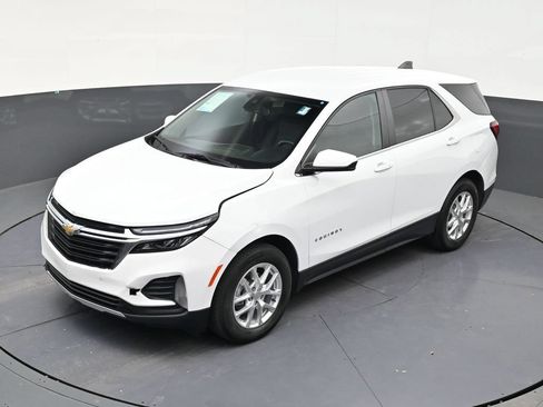 Used 2024 Chevrolet Equinox LT FWD image 12