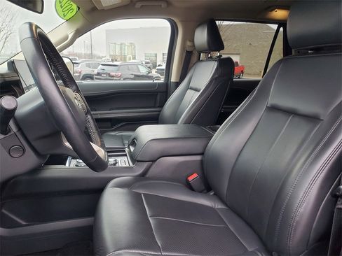 Used 2022 Ford Expedition XLT image 10