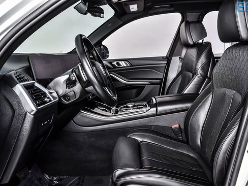 Used 2025 BMW X5 xDrive50e AWD/4WD image 16