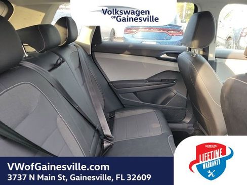 Used 2024 Volkswagen Taos SE FWD image 31