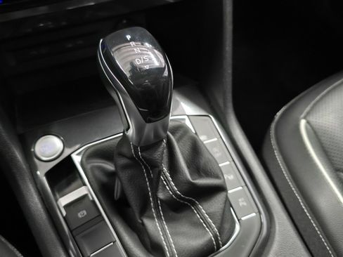 Used 2022 Volkswagen Tiguan SEL R-Line image 31