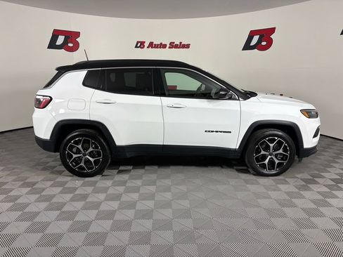 Used 2025 Jeep Compass Limited AWD/4WD image 8