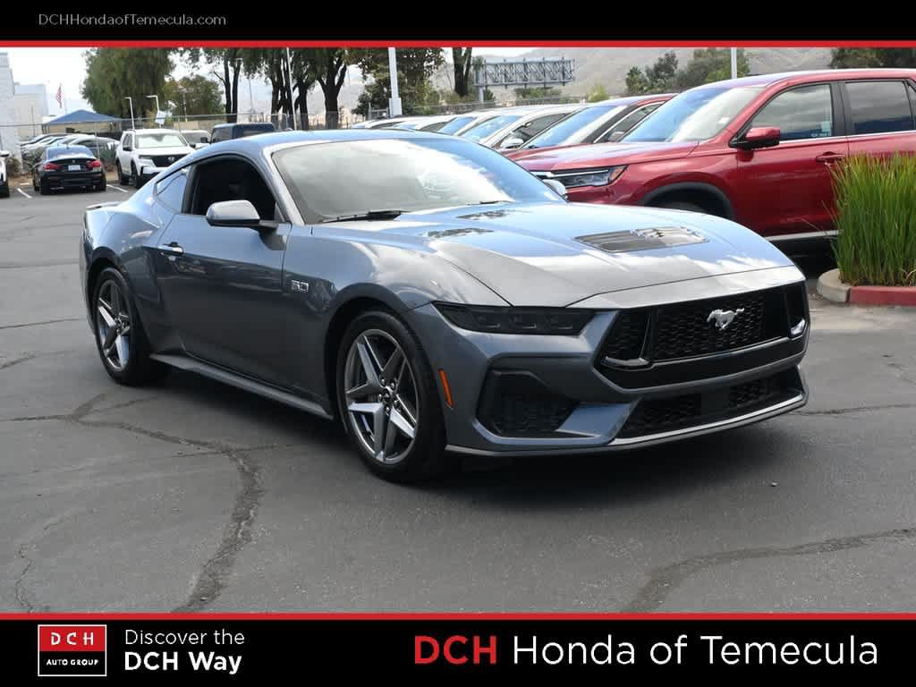 Used 2025 Ford Mustang GT RWD image 3