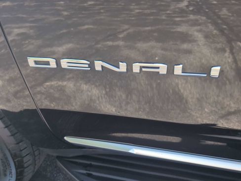 Used 2025 GMC Yukon Denali AWD/4WD image 35