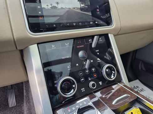 Used 2018 Land Rover Range Rover HSE image 14