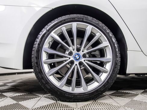 Used 2023 BMW 530e w/ Convenience Package RWD image 42
