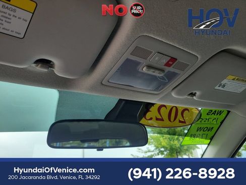 Certified 2023 Hyundai Venue Limited w/ Cargo Package FWD image 32