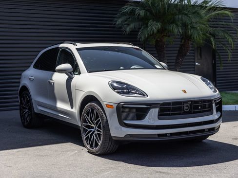 Certified 2026 Porsche Macan S AWD/4WD image 6