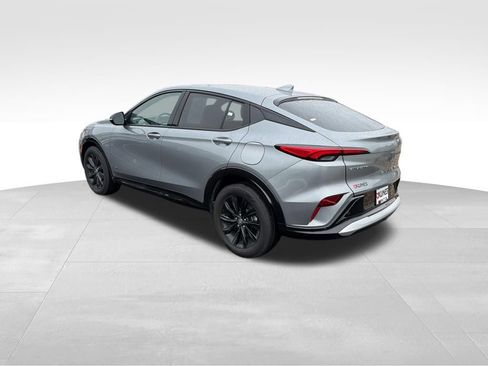 Used 2025 Buick Envista Sport Touring image 8