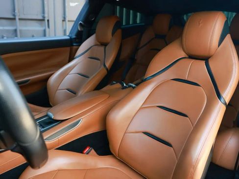 Used 2019 Ferrari GTC4Lusso T image 8