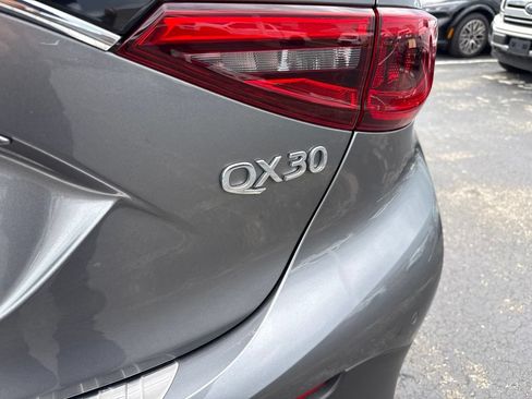 Used 2017 INFINITI QX30 Premium w/ Navigation Package AWD/4WD image 41