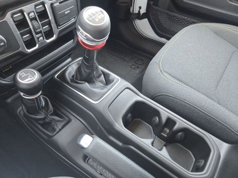 Used 2025 Jeep Wrangler Unlimited Sport AWD/4WD image 23