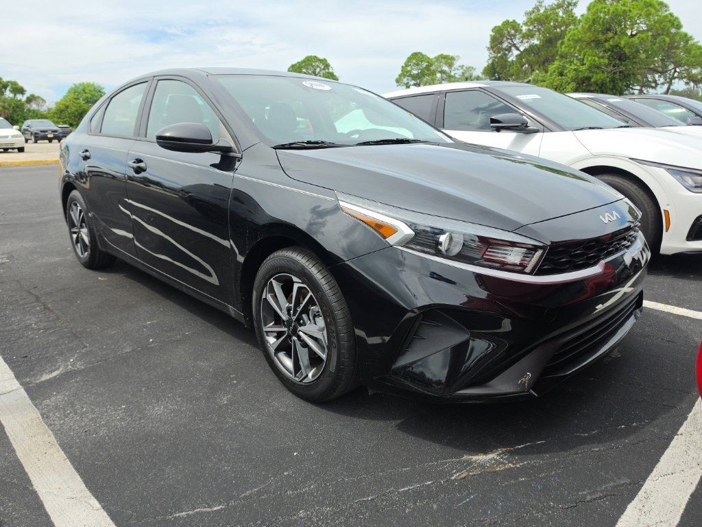 Certified 2024 Kia Forte LXS FWD image 1