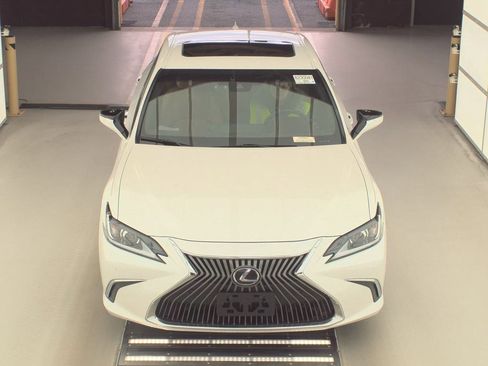 Used 2021 Lexus ES 250 w/ Premium Package image 3