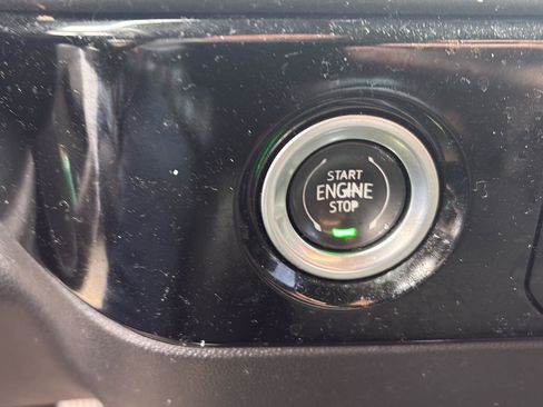 Used 2022 GMC Sierra 1500 SLE image 12