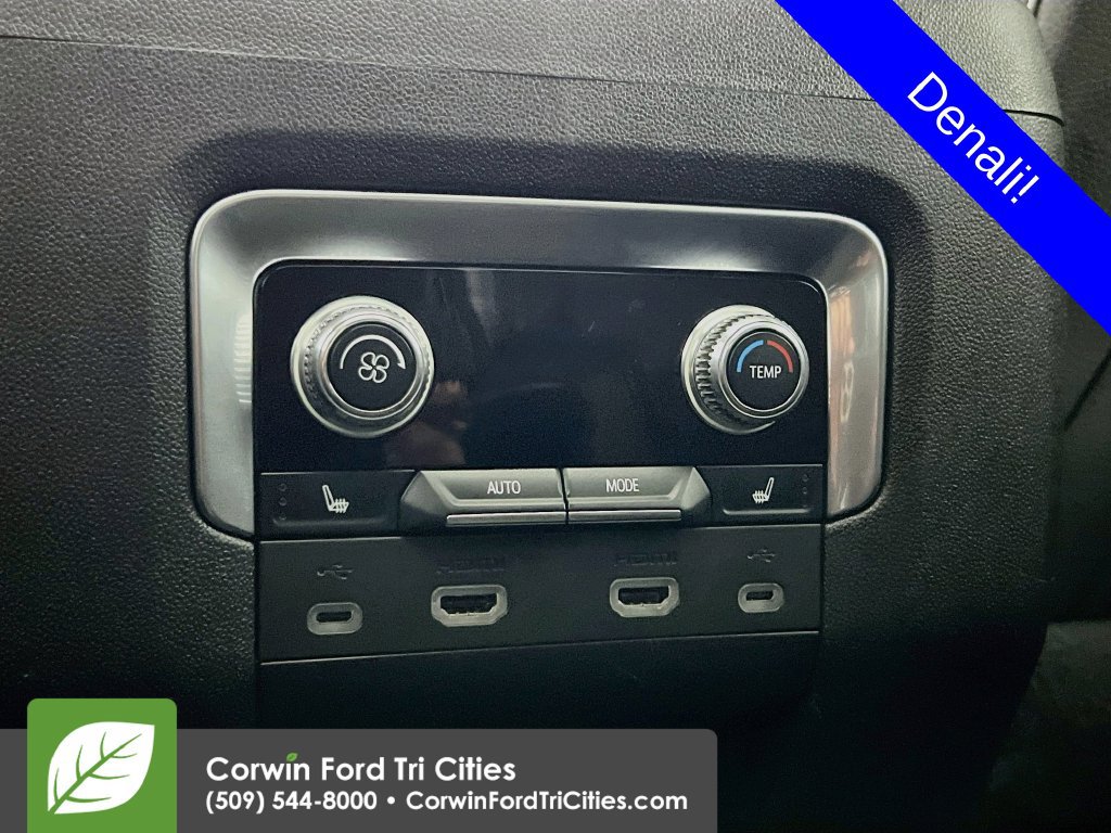 Used 2021 GMC Yukon Denali w/ Denali Premium Package AWD/4WD image 32