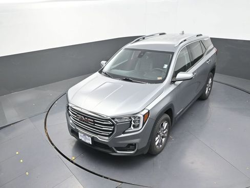 Used 2023 GMC Terrain SLT image 14
