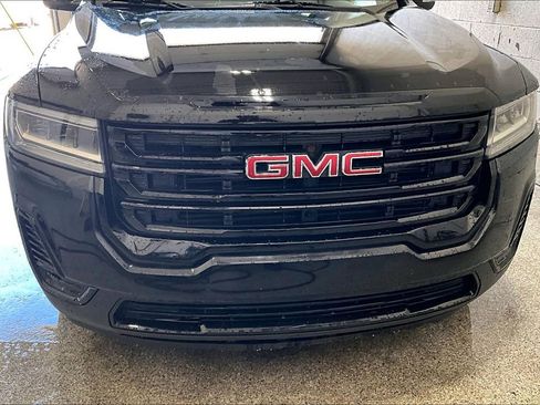 Used 2023 GMC Acadia SLE w/ Driver Convenience Package FWD image 32