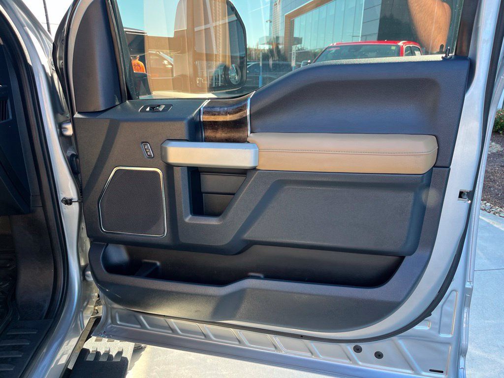 Used 2022 Ford F350 Lariat w/ Tremor Off-Road Package AWD/4WD image 29