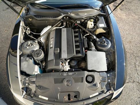 Used 2003 BMW Z4 2.5i image 17