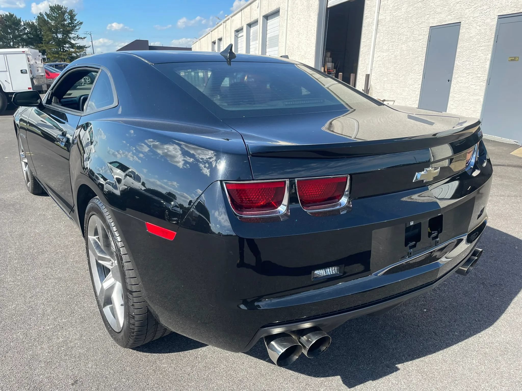 Used 2010 Chevrolet Camaro SS w/ RS Package RWD image 15