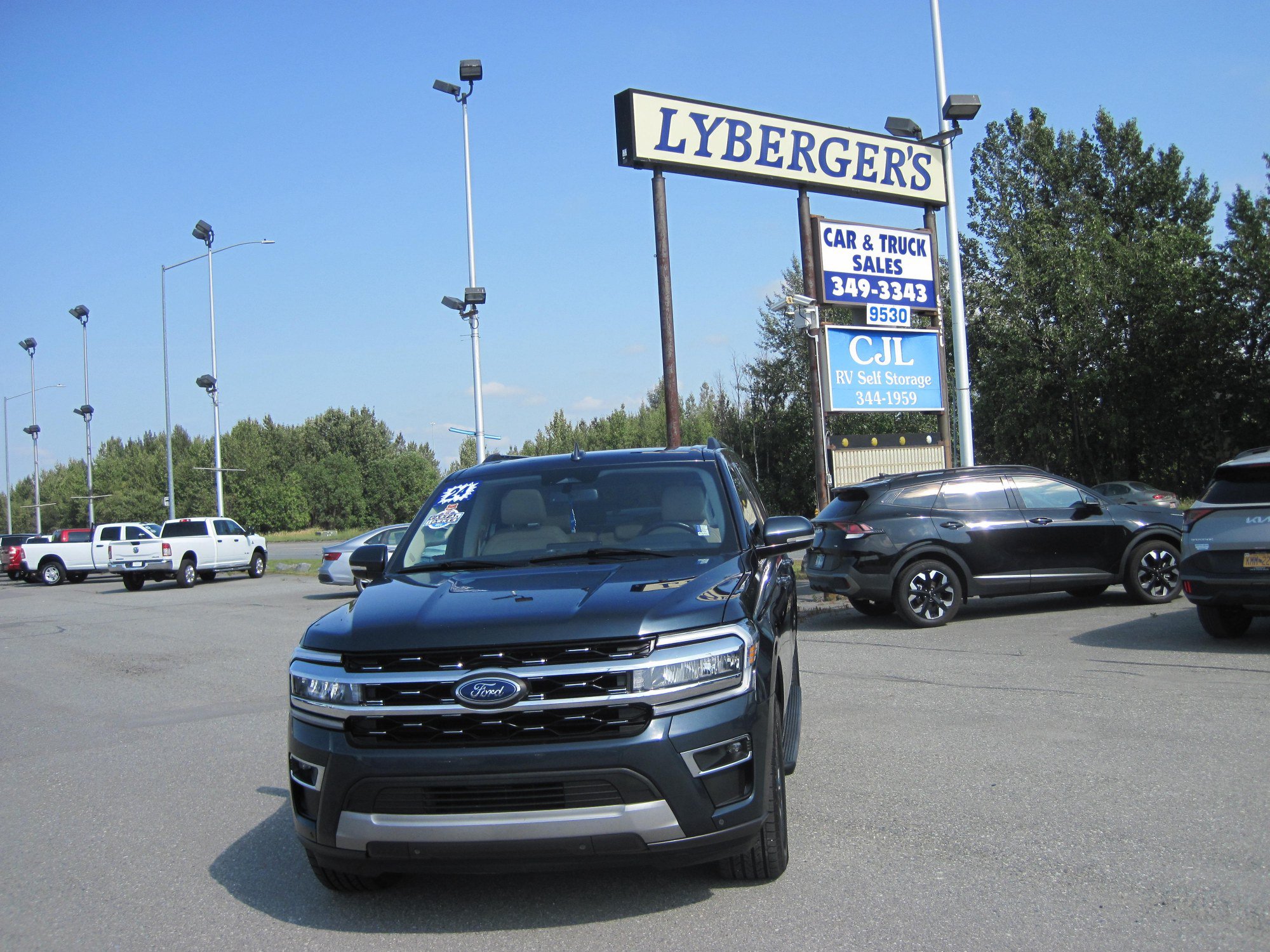 Used 2024 Ford Expedition Max Limited AWD/4WD image 1