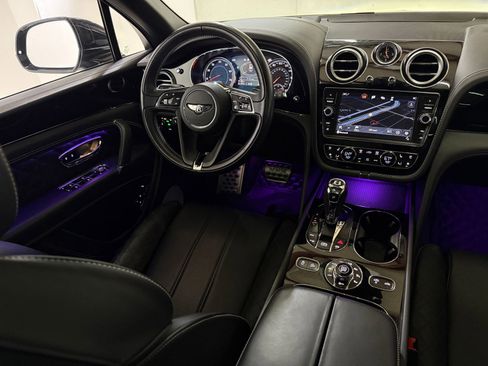 Used 2018 Bentley Bentayga Black Edition image 61