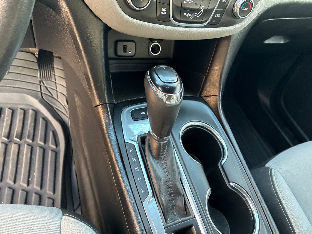 Used 2018 Chevrolet Equinox LT FWD image 15