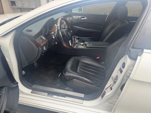Used 2014 Mercedes-Benz CLS 550 w/ Premium 1 Package image 21