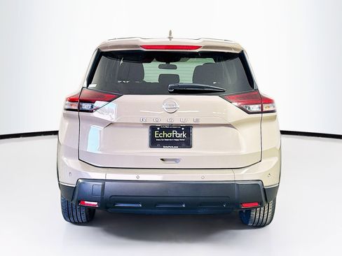 Used 2025 Nissan Rogue SV image 7