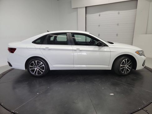 Used 2022 Volkswagen Jetta Sport FWD image 11