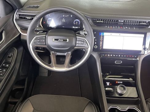 New 2026 Jeep Grand Cherokee L 4WD image 17