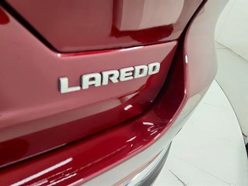 Used 2025 Jeep Grand Cherokee Laredo X w/ Luxury Tech Group I image 32