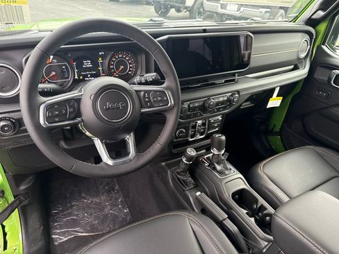 New 2026 Jeep Wrangler Sahara w/ Whitecap Package AWD/4WD image 18