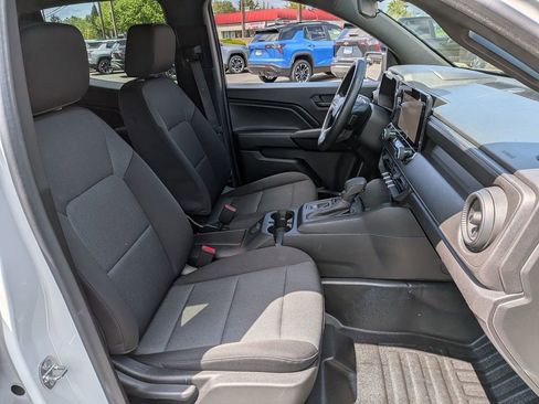 Used 2023 Chevrolet Colorado W/T RWD image 29