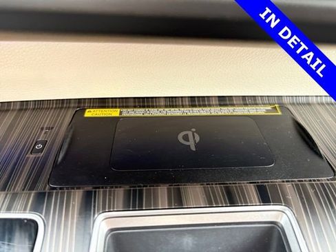 Used 2021 Toyota Sienna Platinum image 36