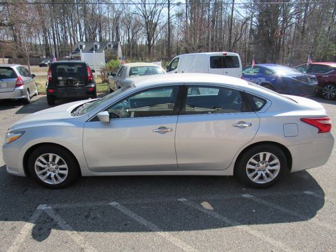 Used 2017 Nissan Altima 2.5 S w/ Power Driver Seat Package image 3