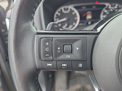 Used 2023 Nissan Rogue SL w/ SL Premium Package image 19