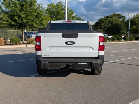 Certified 2025 Ford Maverick Lariat w/ 4K Tow Package AWD/4WD image 5