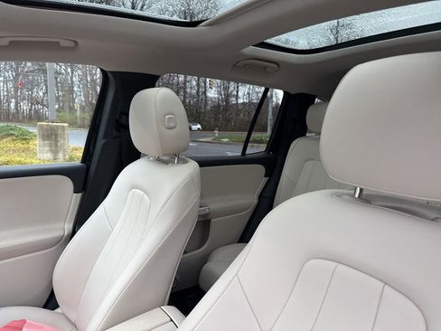 Used 2021 Mercedes-Benz GLB 250 4MATIC image 11