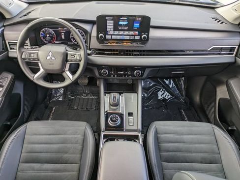 Used 2023 Mitsubishi Outlander SE Black Edition FWD image 15