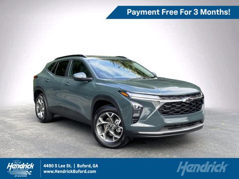 Used 2026 Chevrolet Trax LT w/ Sunroof Package FWD image 1