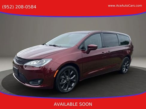 Used 2020 Chrysler Pacifica Touring w/ S Appearance Package FWD image 1