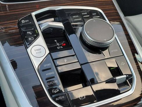 New 2026 BMW X5 xDrive50e image 18